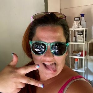 Meet your Posher, Marissa